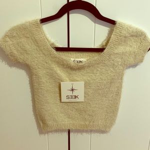Seek the label Tops - Seek the label off the shoulder top Seek the label Tops - Seek the label off the shoulder top